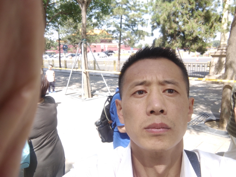 刘红兵的第一张照片--广东闪婚服务中心