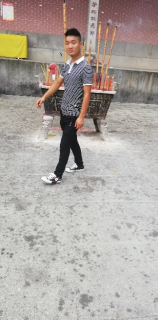 惹人厌的第一张照片--广东闪婚服务中心