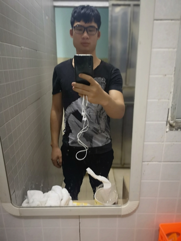 右手的执着的第一张照片--广东闪婚服务中心