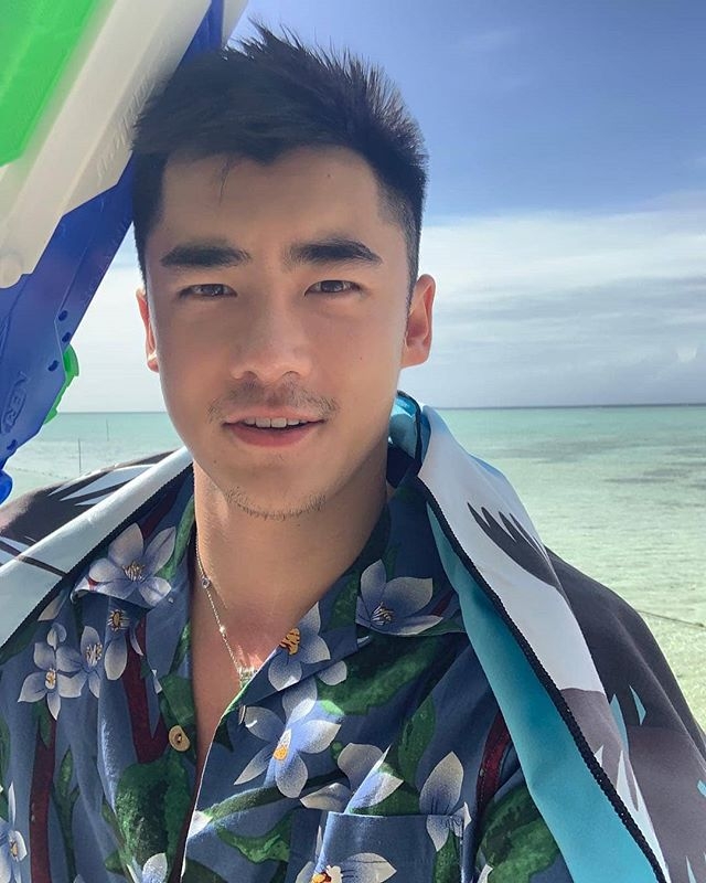 似风沙的第一张照片--广东闪婚服务中心