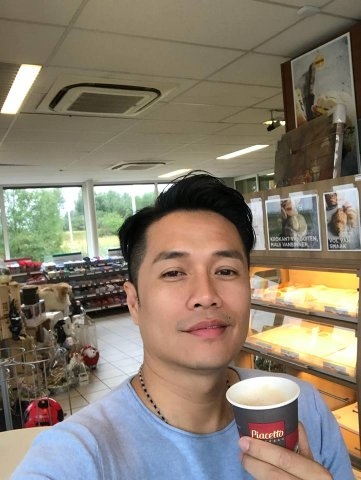短歌的第一张照片--广东闪婚服务中心
