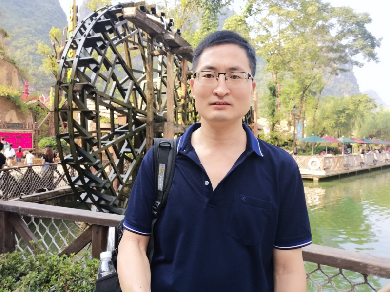 一笑而过的第一张照片--广东闪婚服务中心