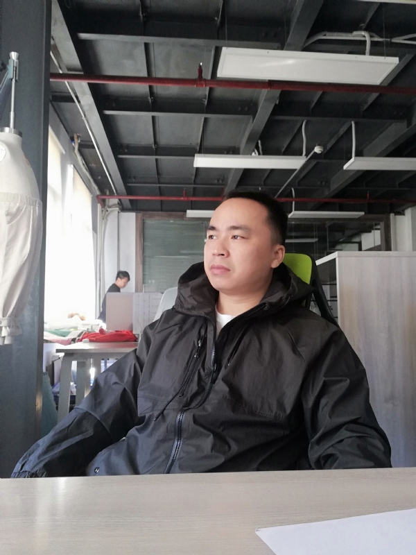 左眼皮跳跳的第一张照片--广东闪婚服务中心