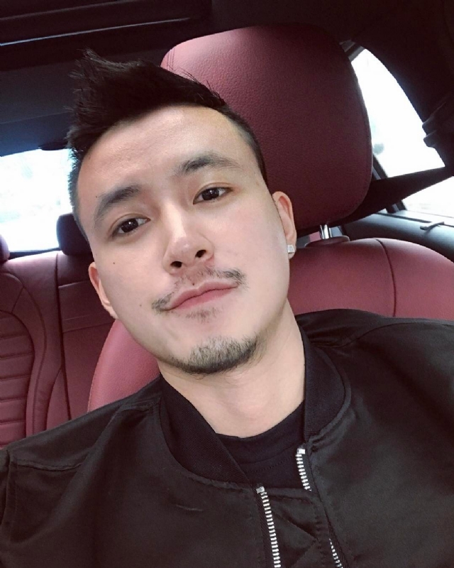 隆刘的第一张照片--广东闪婚服务中心