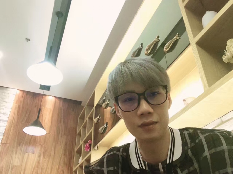 黄峰的第二张照片--广东闪婚服务中心