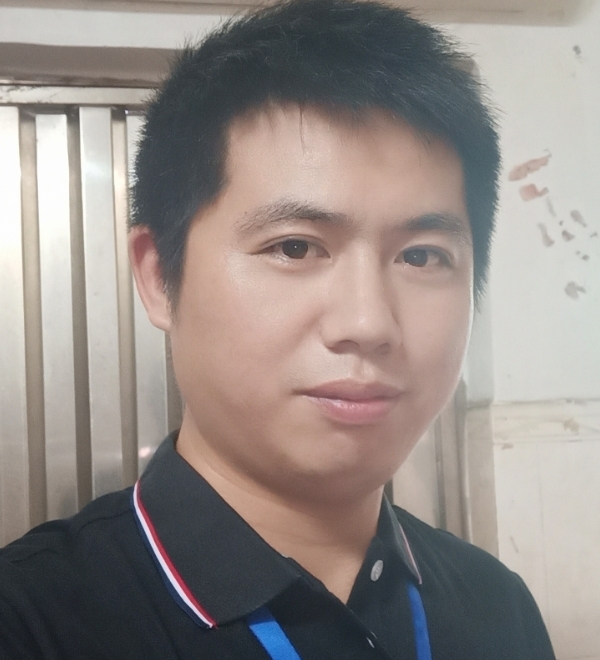 单身奶爸的第一张照片--广东闪婚服务中心
