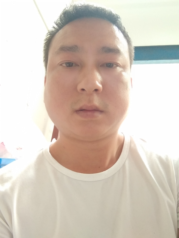 大叔的第一张照片--广东闪婚服务中心