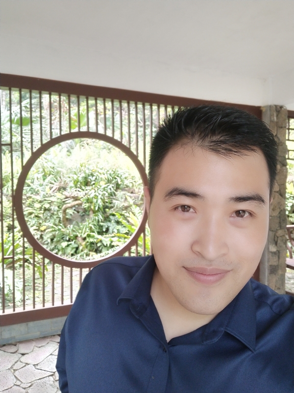 天涯漂泊客的第一张照片--广东闪婚服务中心