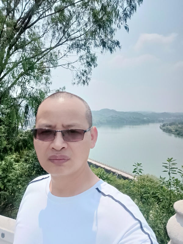 随缘随性的第一张照片--广东闪婚服务中心