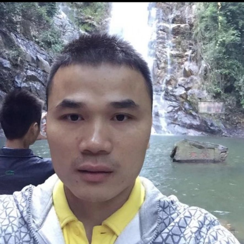 老梁的第一张照片--广东闪婚服务中心
