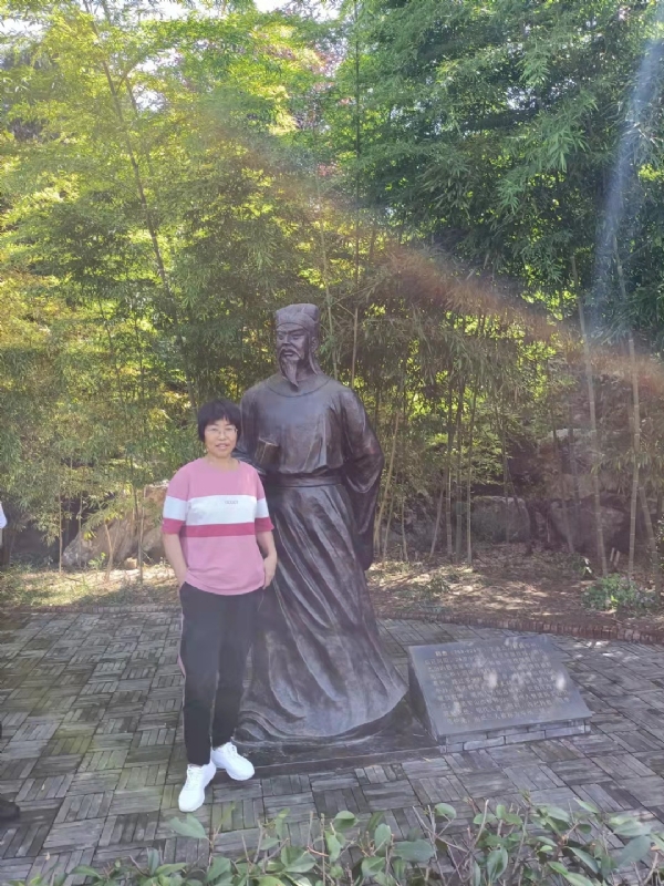 秋天的菊花的第一张照片--广东闪婚服务中心
