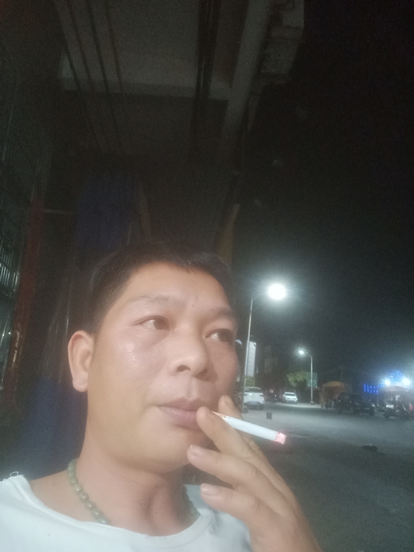 善解人意的第一张照片--广东闪婚服务中心