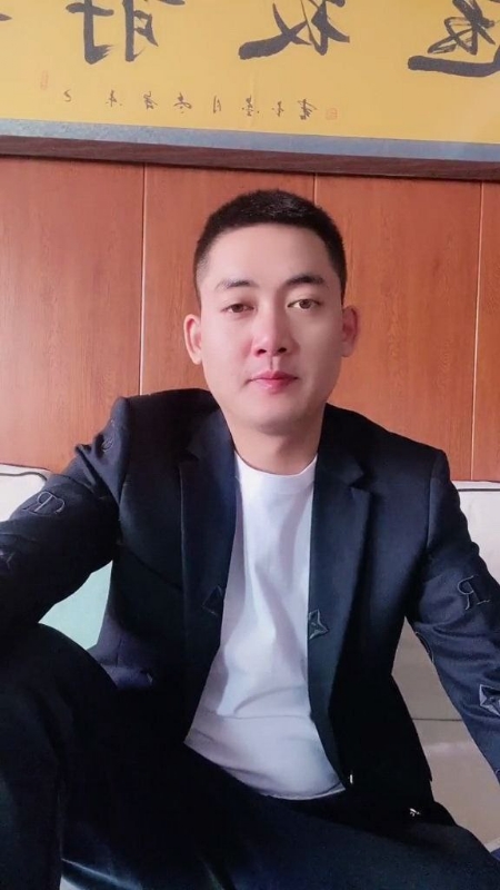李泽胜的第一张照片--广东闪婚服务中心