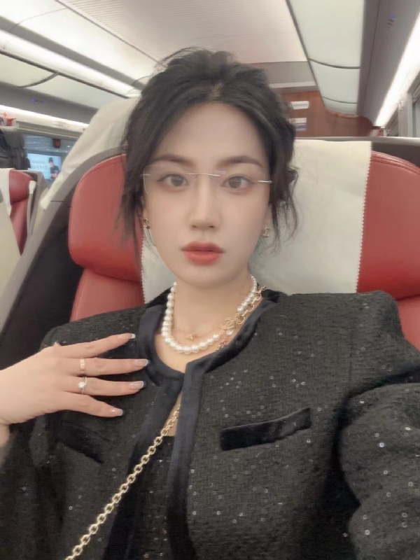 Alma的第三张照片--广东闪婚服务中心