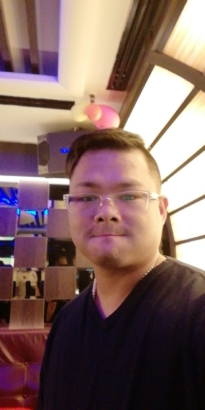 单名一个伟的第一张照片--广东闪婚服务中心