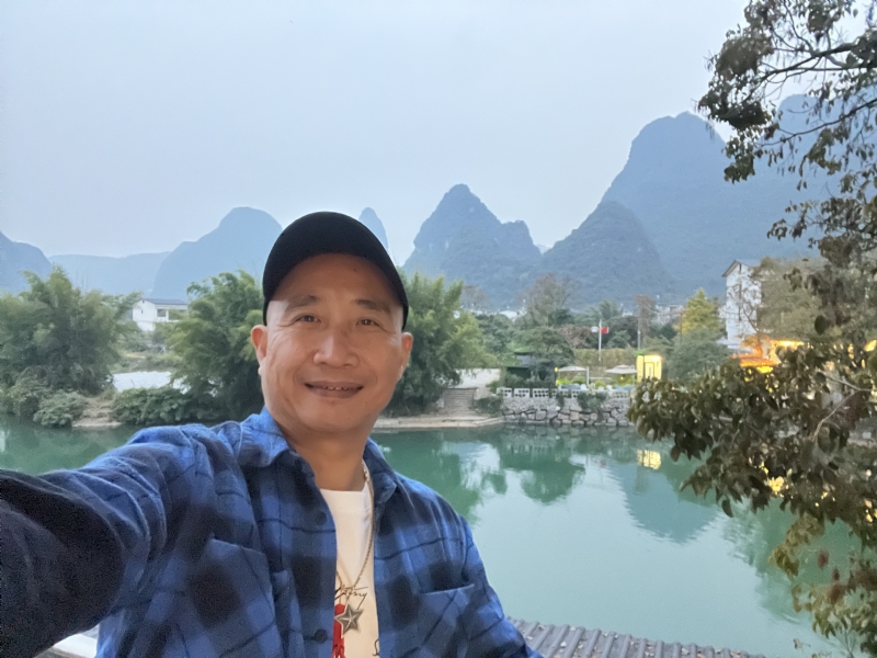 民叔叔的第一张照片--广东闪婚服务中心