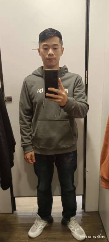 酷酷的少年的第一张照片--广东闪婚服务中心