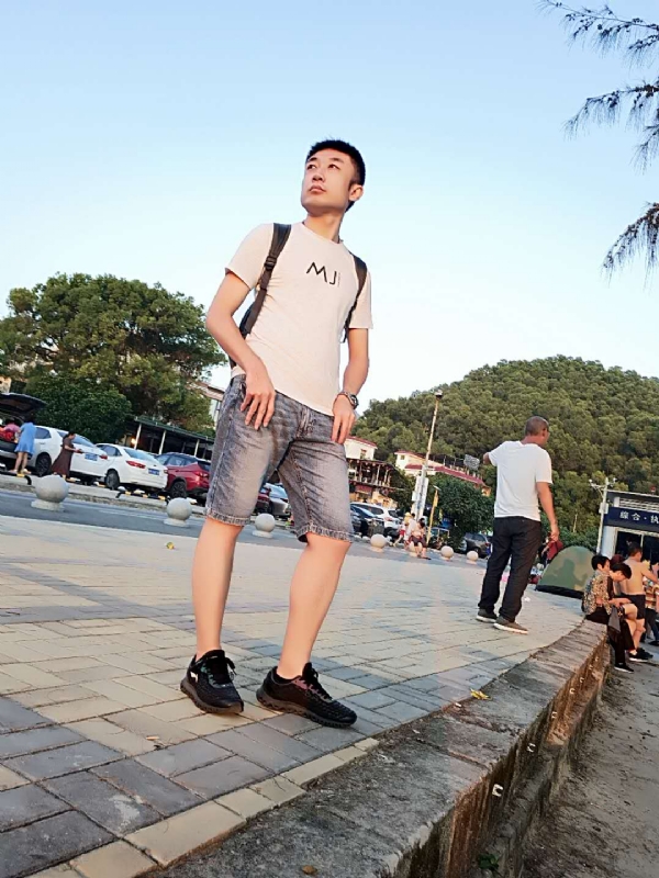 俊皓的第一张照片--广东闪婚服务中心