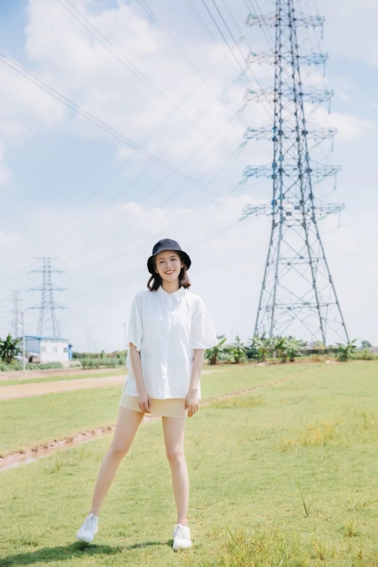 何穗的第一张照片--广东闪婚服务中心