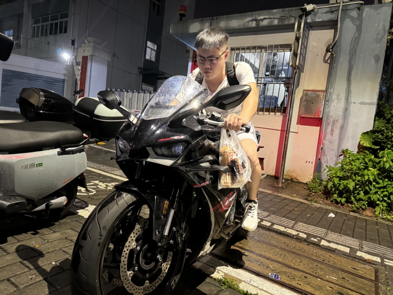 Uhiii的第一张照片--广东闪婚服务中心