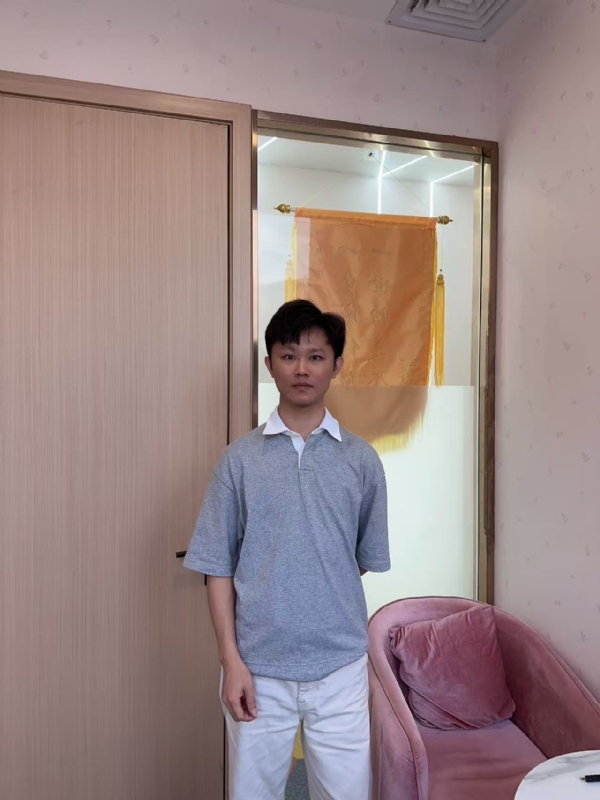 小叶子的第一张照片--广东闪婚服务中心