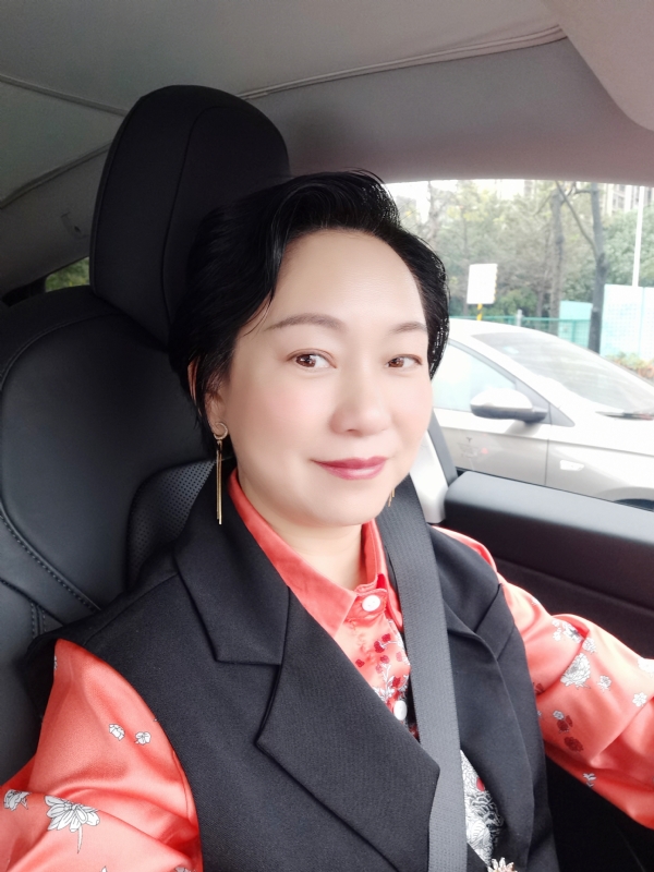 艳阳天的第二张照片--广东闪婚服务中心
