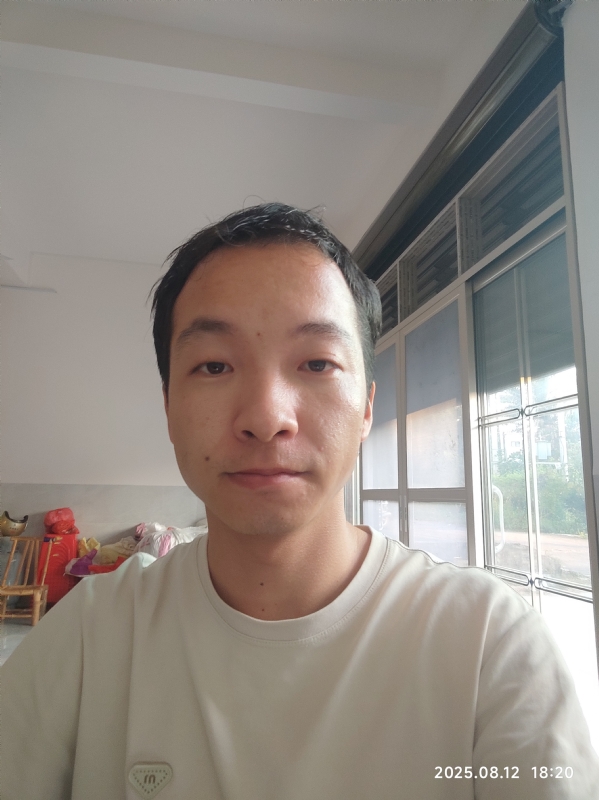 杨培鑫的第一张照片--广东闪婚服务中心
