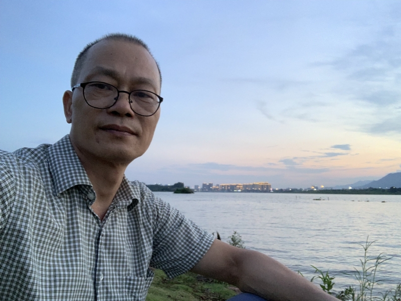 独行侠的第一张照片--广东闪婚服务中心