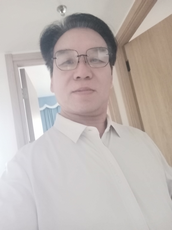 李敎授的第三张照片--广东闪婚服务中心