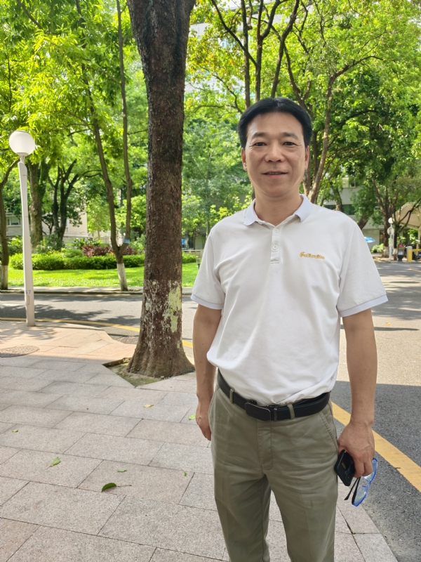 哈哥的第一张照片--广东闪婚服务中心